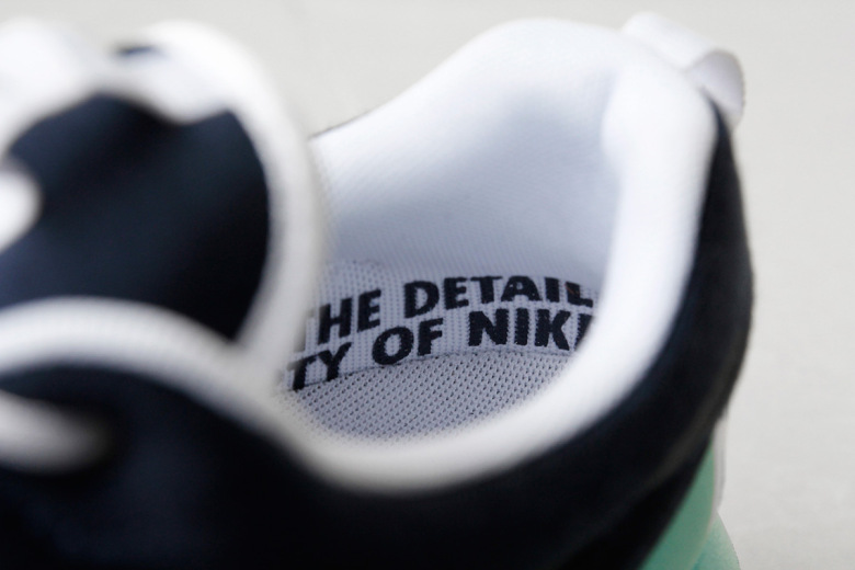 a-closer-look-at-the-nike-roshe-run-nm-sp-fleece-pack-5