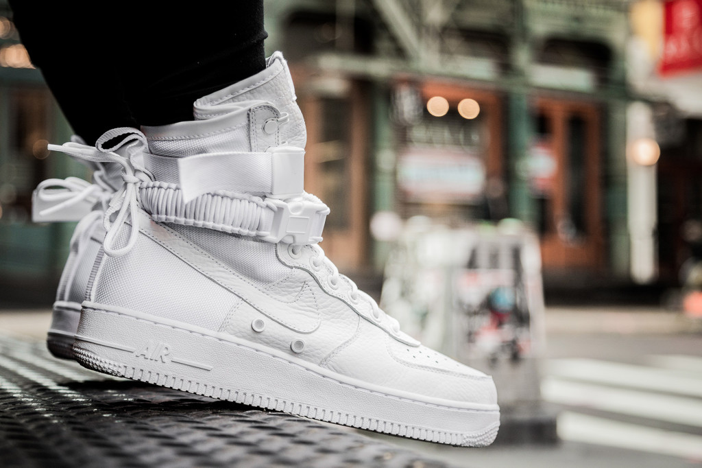 nike-special-field-air-force-1-on-feet-5